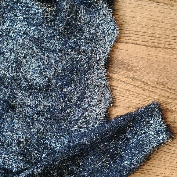 Sweater - Picture 3 of 4